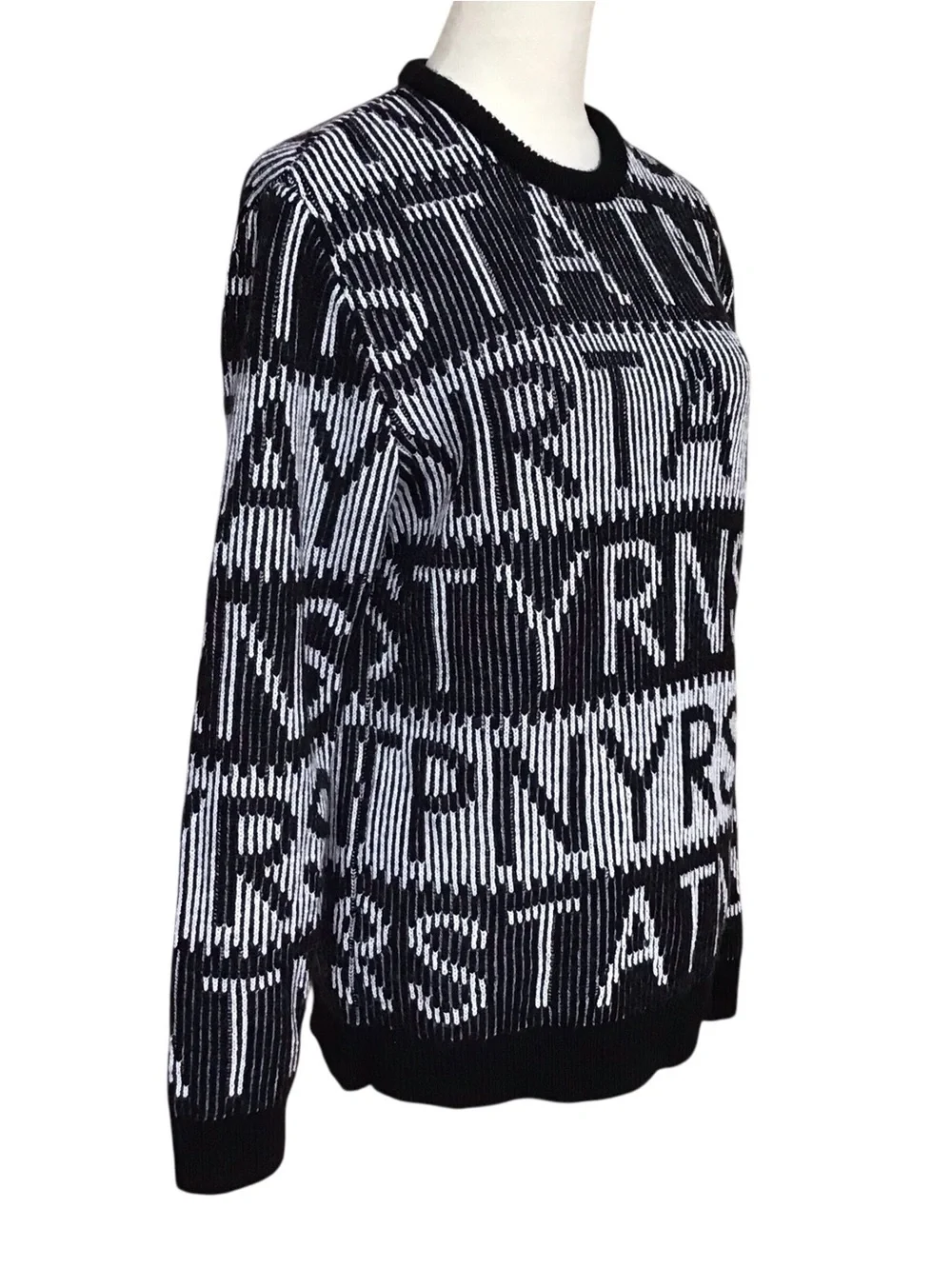 Zara Men’s Stylish Black and Gray Graphic Sweater NEW